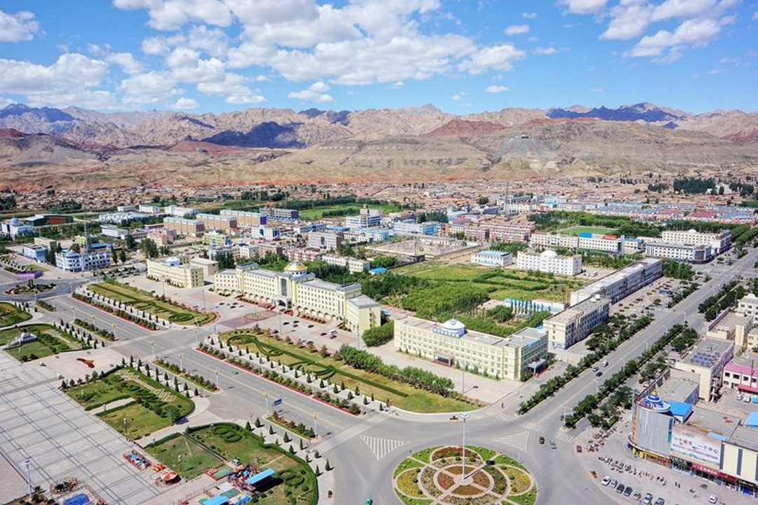 國城礦業(yè)與烏拉特后旗人民政府簽訂捐贈協議